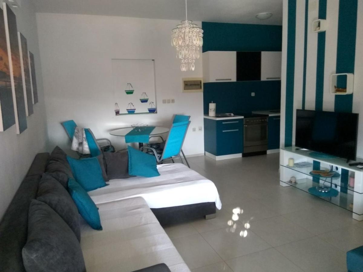 Apartment Tara Sumartin Extérieur photo