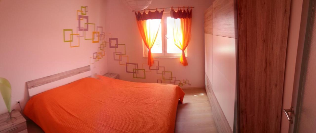 Apartment Tara Sumartin Extérieur photo