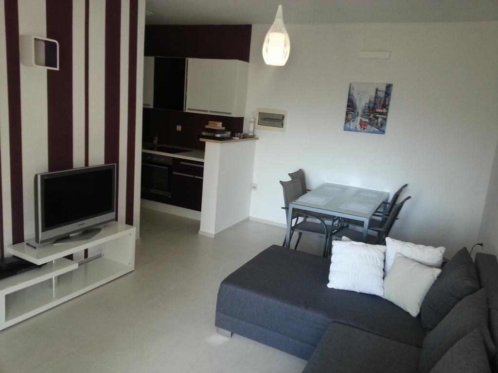 Apartment Tara Sumartin Chambre photo
